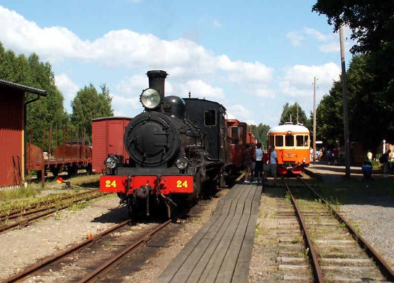 Anten–Gräfsnäs Railway