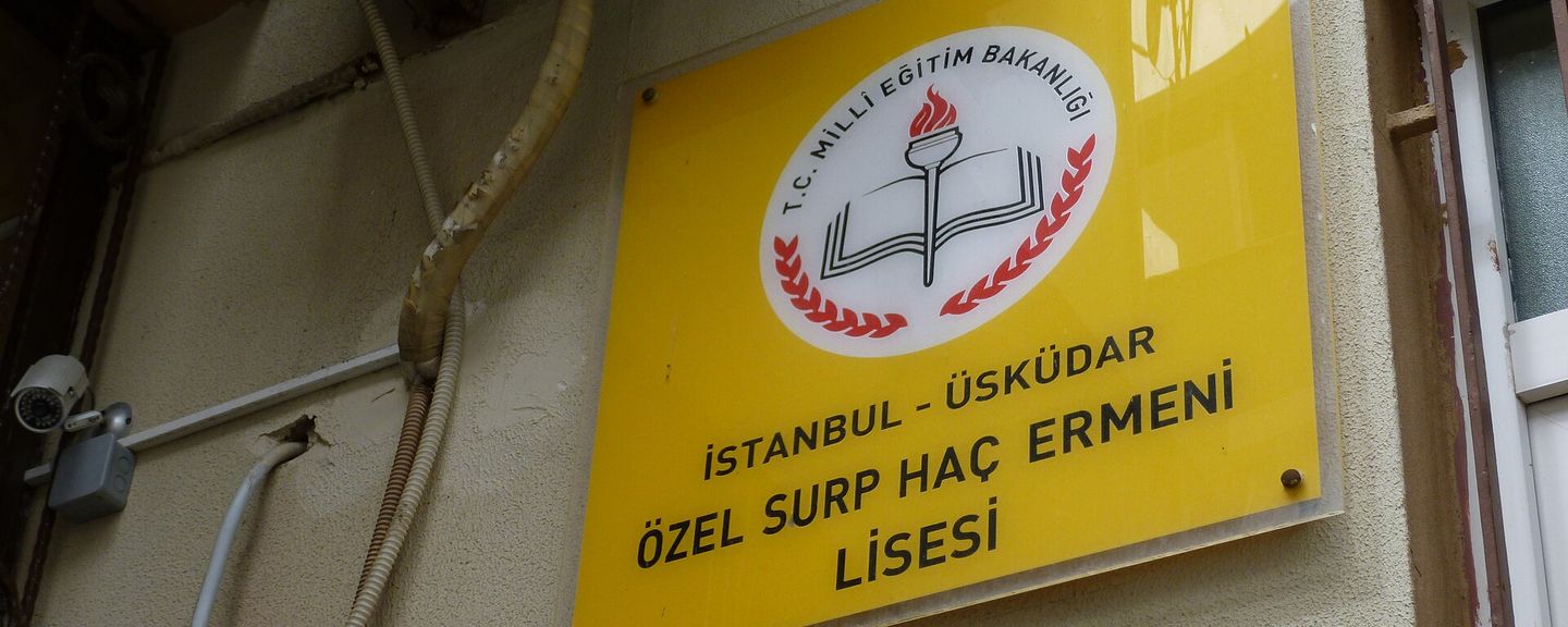 Surp Haç Ermeni Lisesi