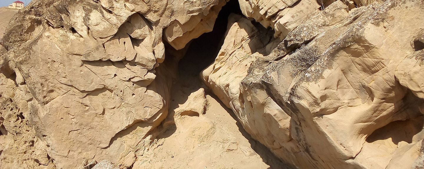 Gurd yuvasi cave