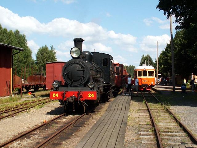 Anten–Gräfsnäs Railway