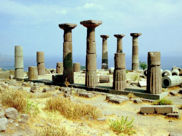 Assos