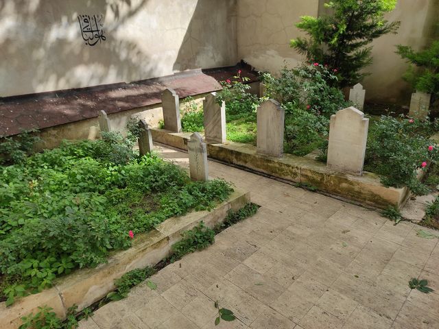 Yedi Emirler Cemetery