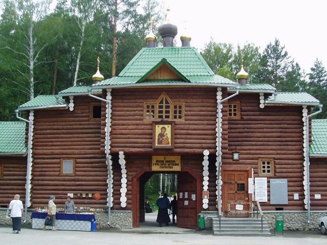 Монастырь в честь Святых Царственных Страстотерпцев в урочище Ганина Яма