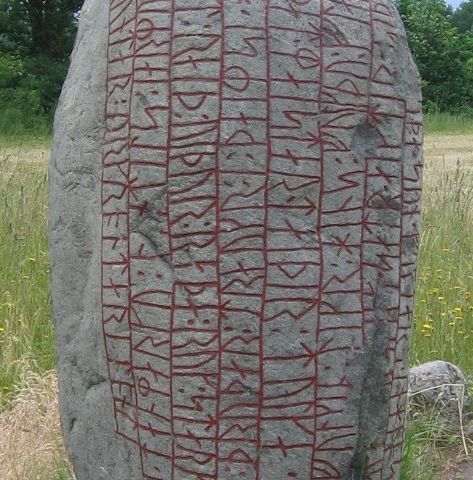Карлевский рунический камень