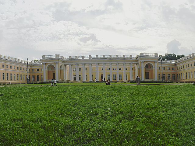 Александровский дворец