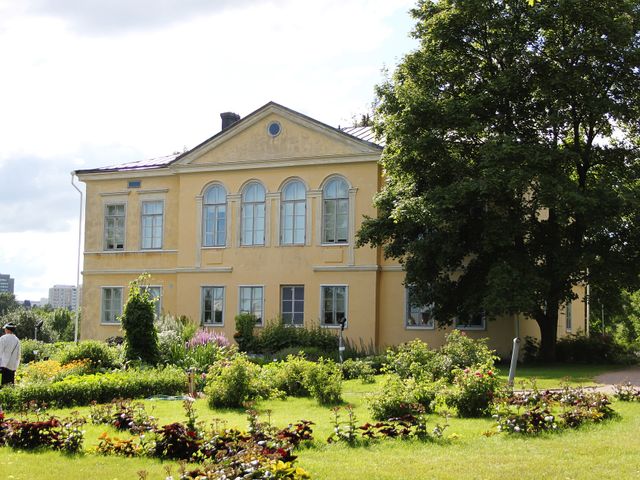 Kumpula manor
