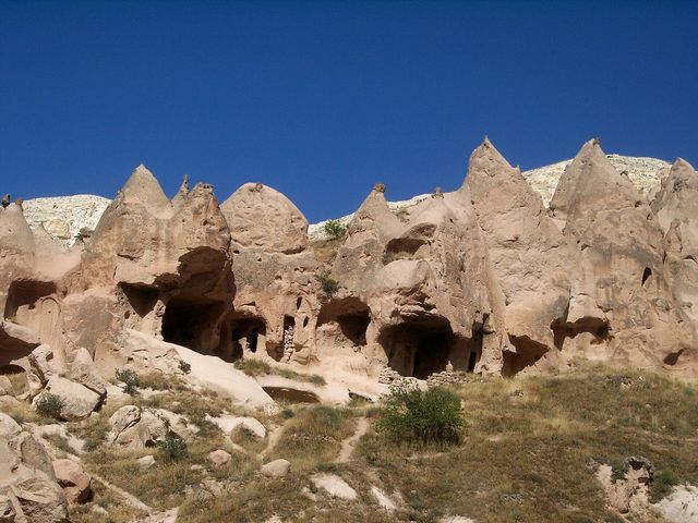 Скальный монастырь в Зельве