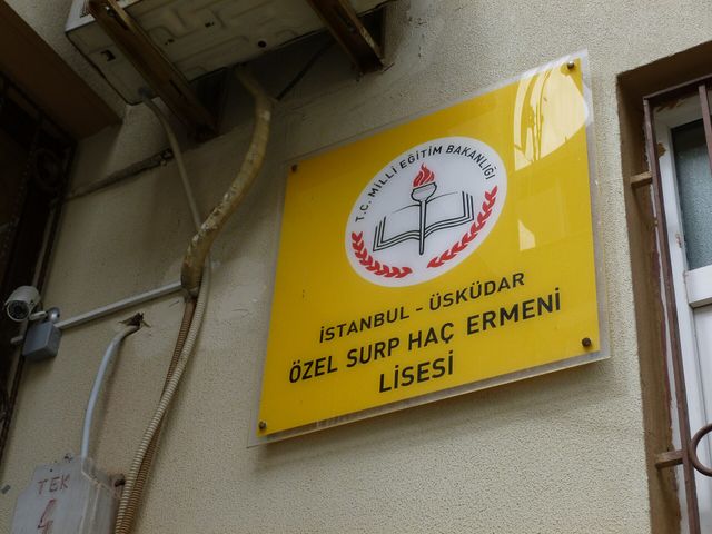 Surp Haç Ermeni Lisesi