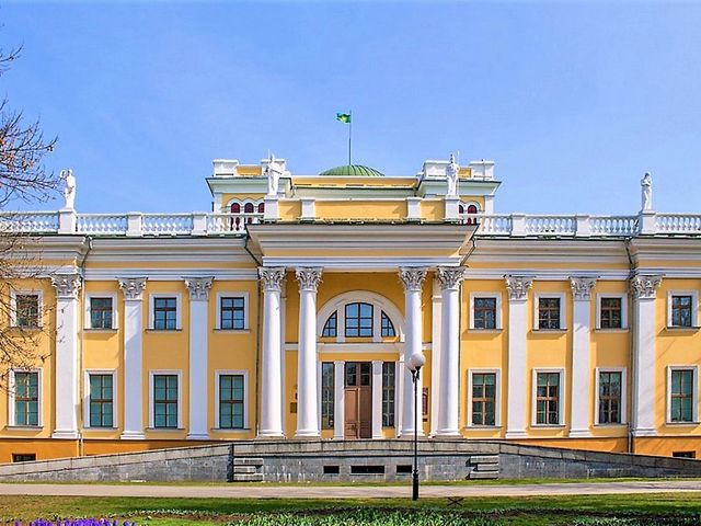 Дворец Румянцевых — Паскевичей