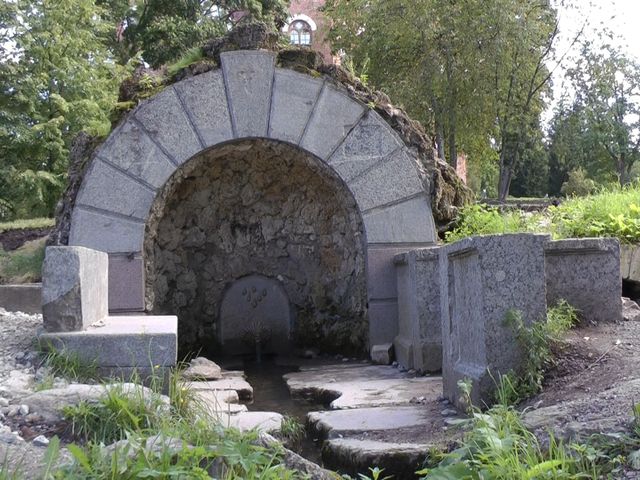 Грот-родник