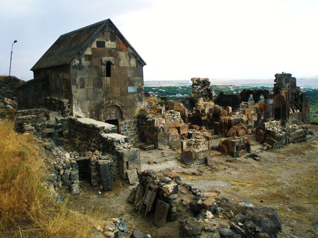 Монастырь Святого Саргиса (Уши)