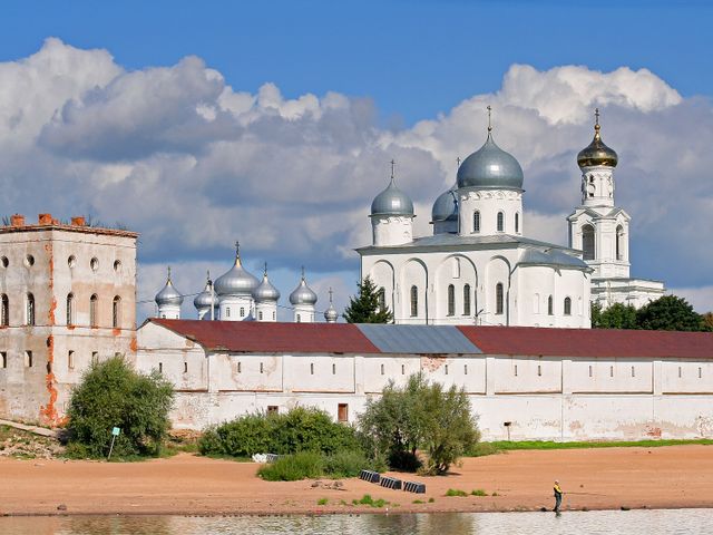 Юрьев монастырь