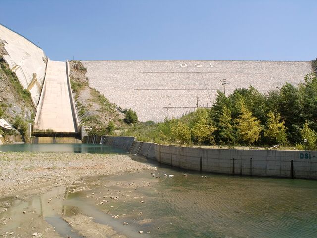 Дим (плотина)