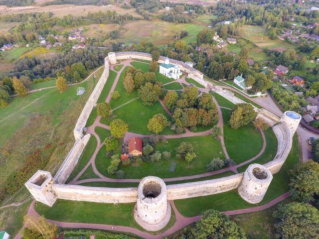 Изборск