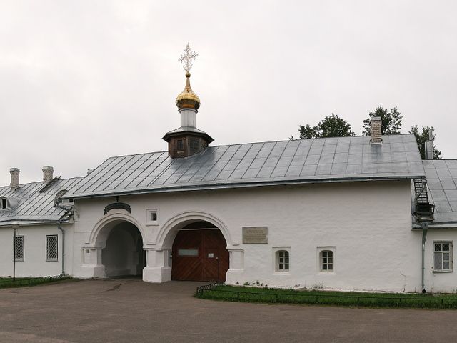 Снетогорский монастырь
