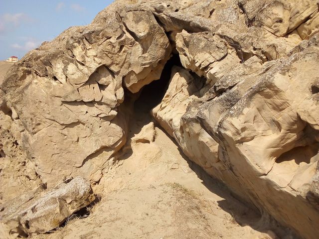 Gurd yuvasi cave