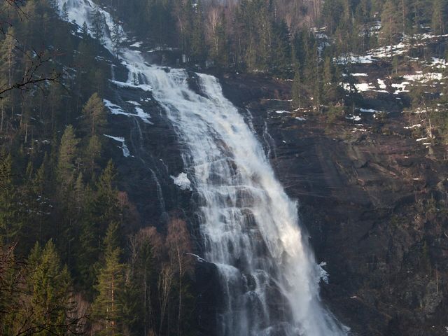 Reiårsfossen