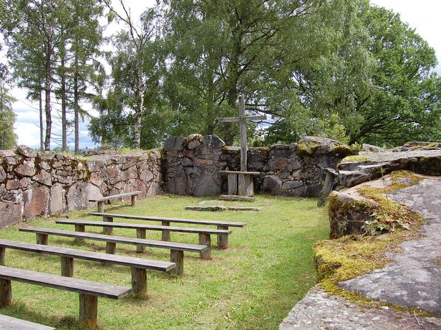 Hallsjö kyrkoruin