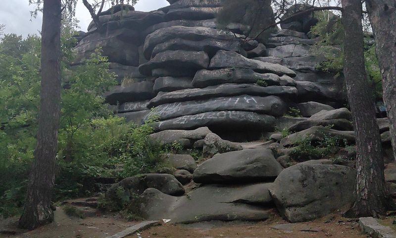 Шарташские каменные палатки