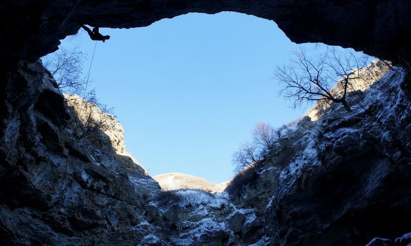 Вертолётная пещера
